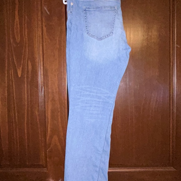 Women’s Gap girlfriend jeans - Picture 6 of 8